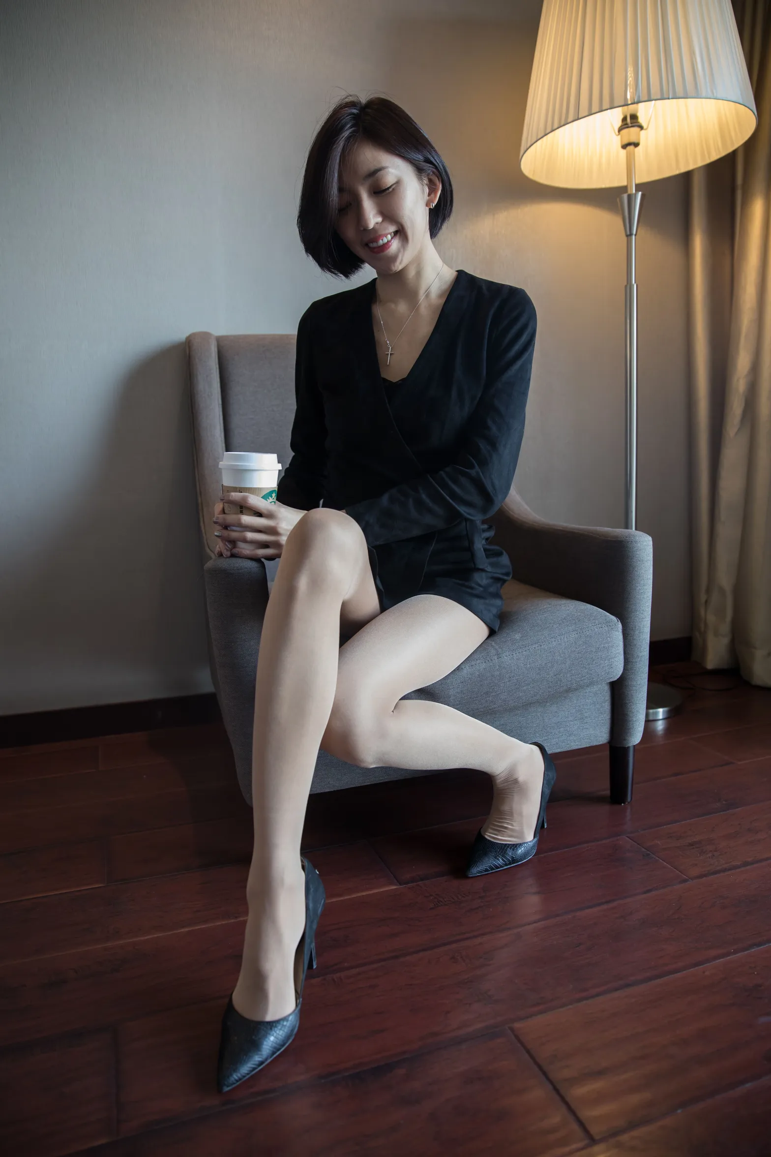 [Mzsock] NO.120 Skinny beauty in the hotel with high heels street photography#[88P]-40